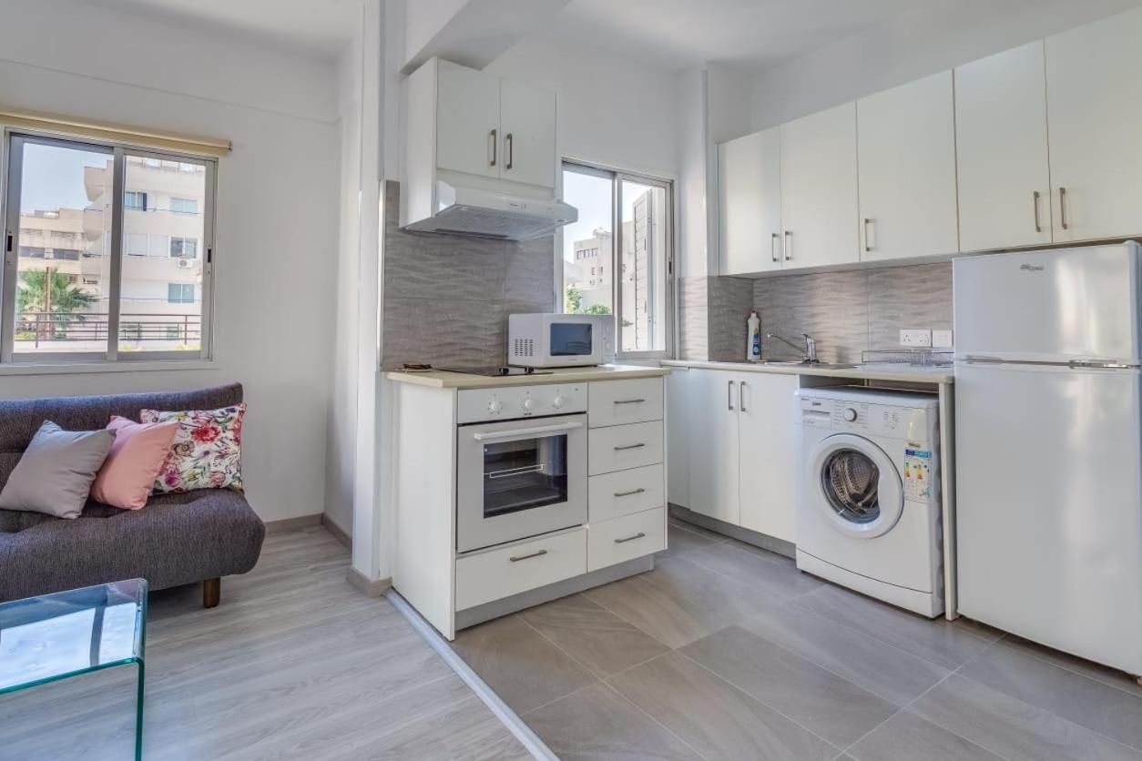 Downtown Larnaca Appartement Buitenkant foto