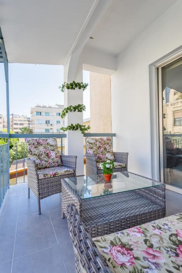 Downtown Larnaca Appartement Buitenkant foto
